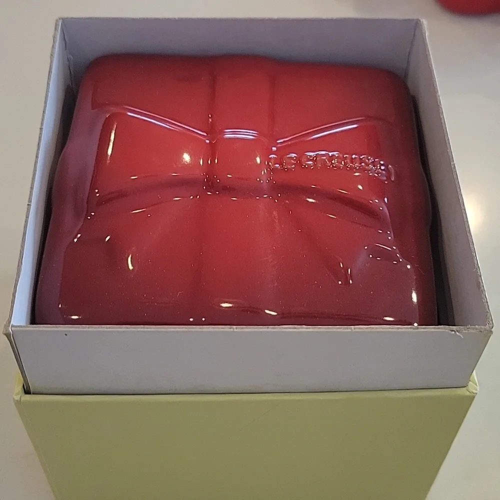 New Le Creuset Cerise Red Present Ramekin